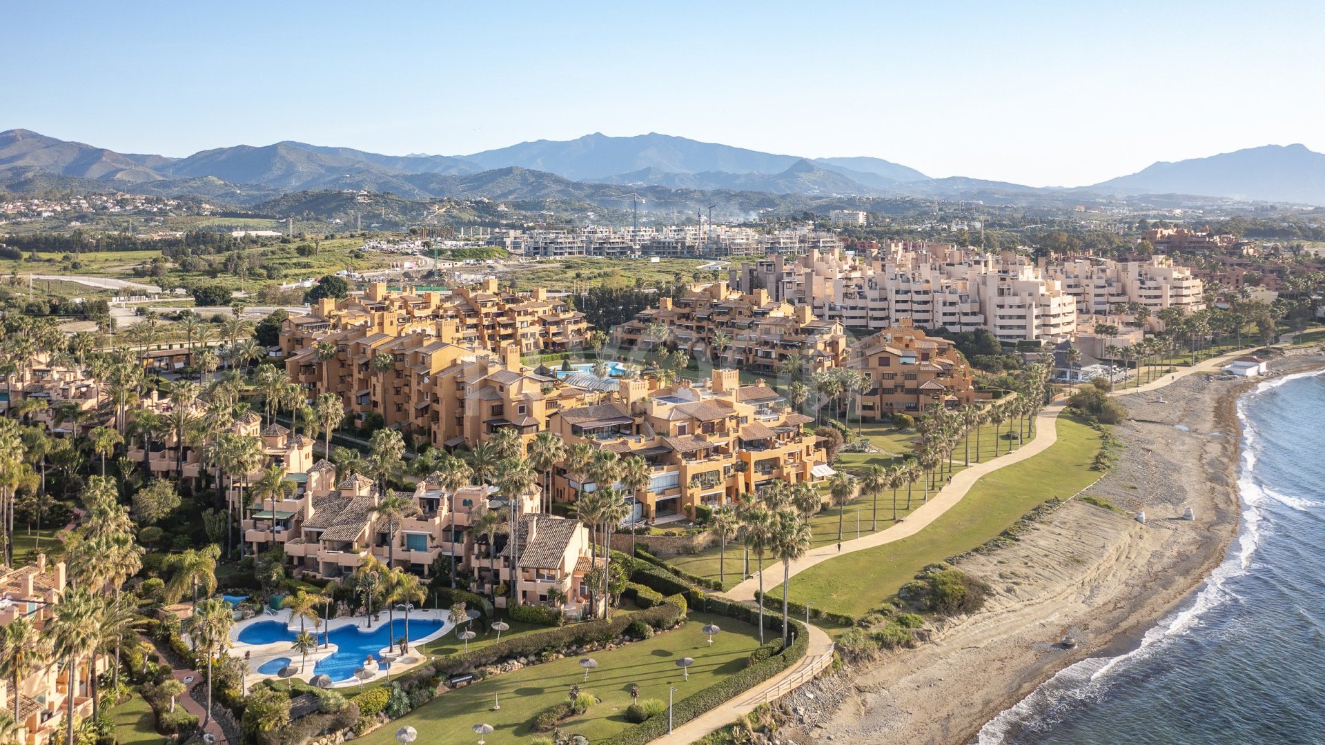Apartamento de Lujo con Piscina Privada – Los Granados del Mar