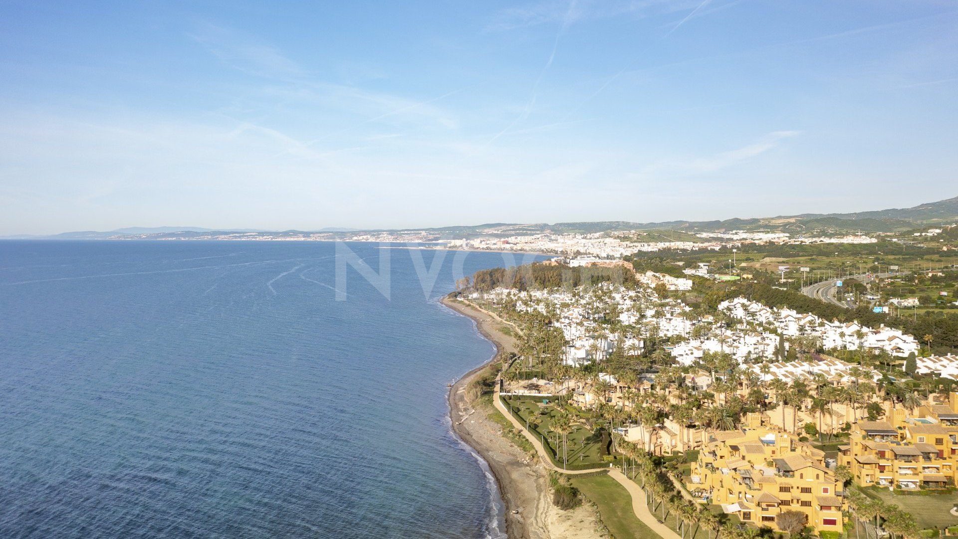 Apartamento de Lujo con Piscina Privada – Los Granados del Mar