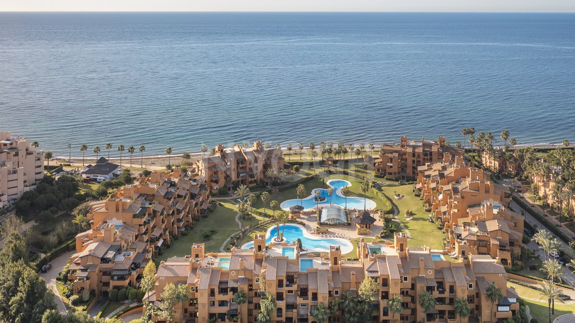 Apartamento de Lujo con Piscina Privada – Los Granados del Mar