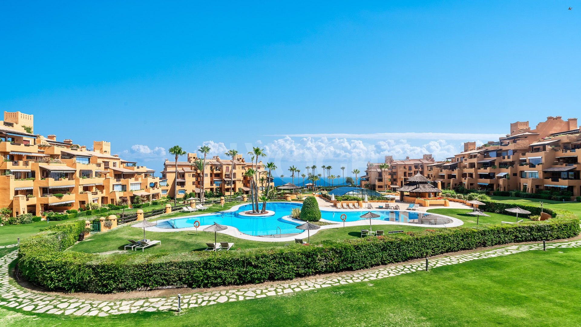 Apartamento de Lujo con Piscina Privada – Los Granados del Mar