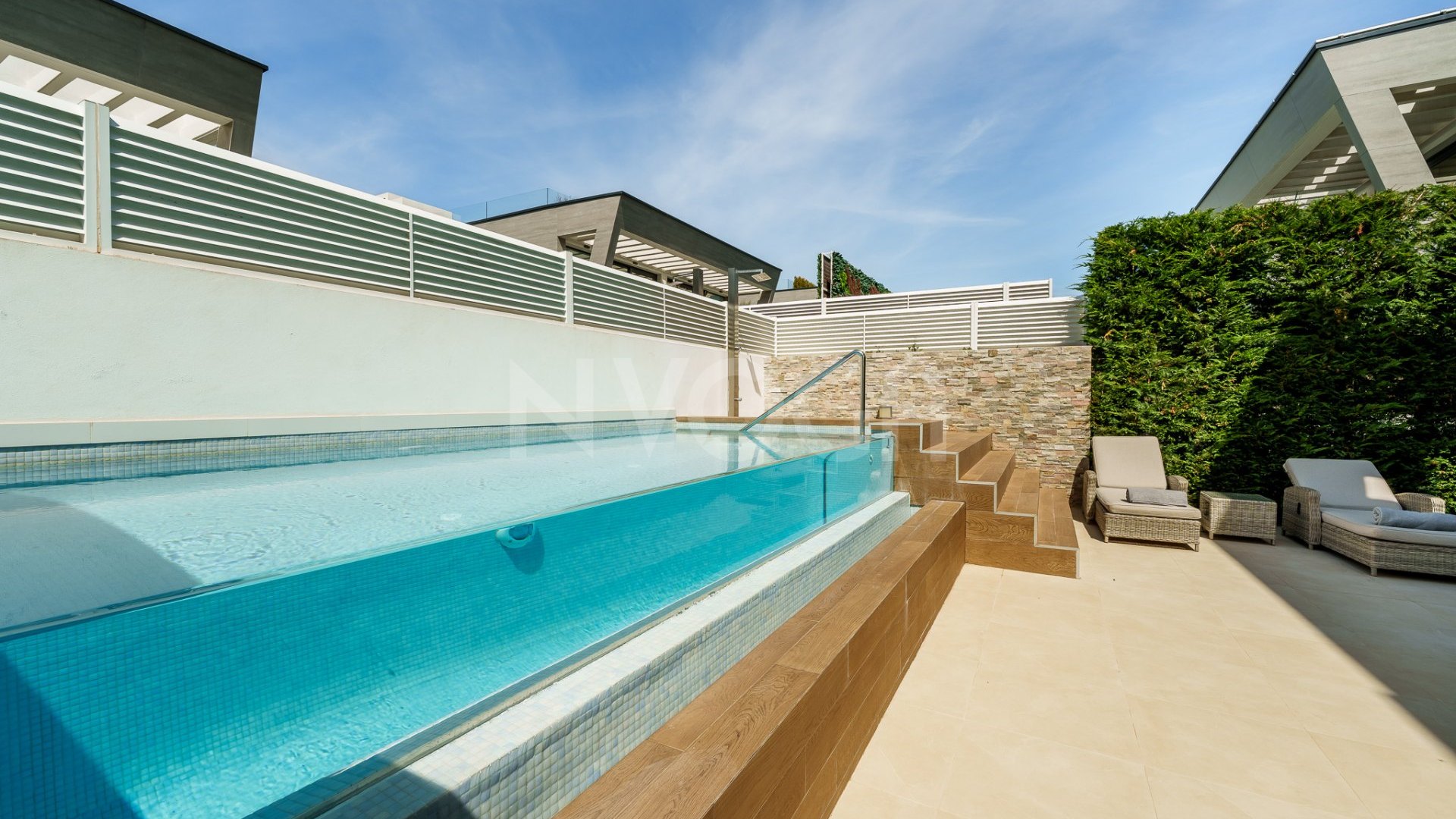 Modern Villa Just Minutes from Puerto Banús in a Secure Gated Community