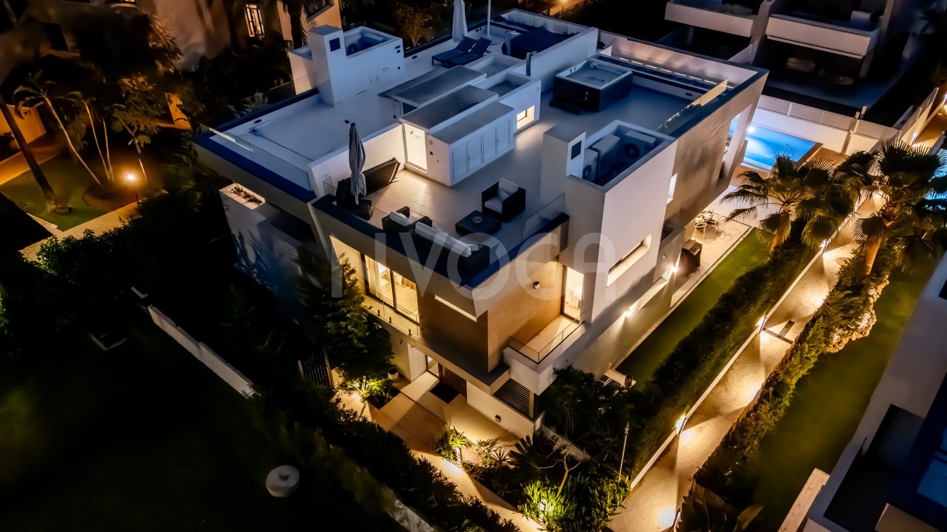 Modern Villa Just Minutes from Puerto Banús in a Secure Gated Community