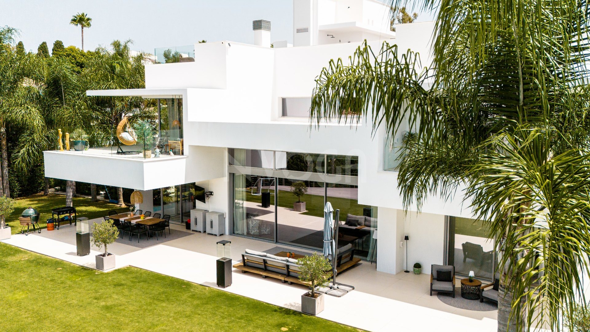 Luxury Six-Bedroom Villa in Guadalmina Baja, Marbella
