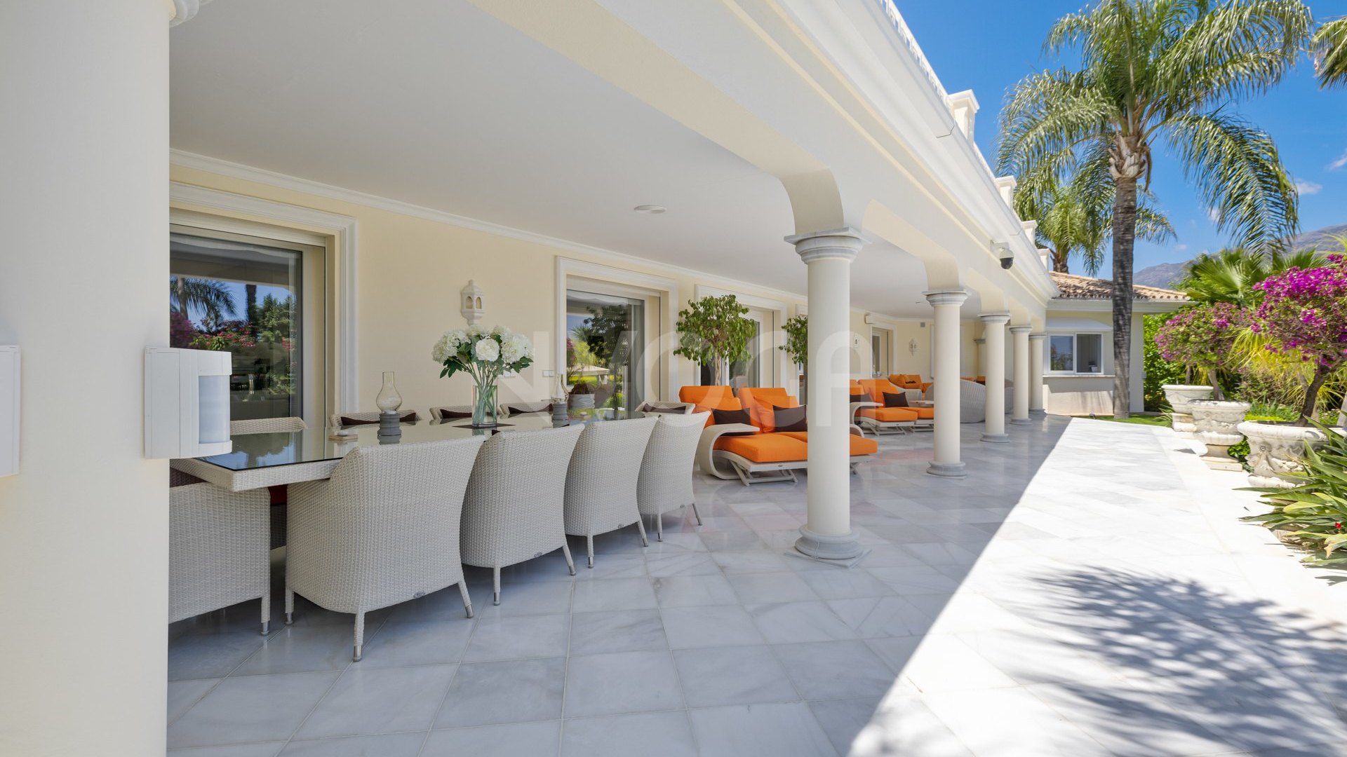 Villa La Cerquilla – Elegancia andaluza con diseño contemporáneo en Nueva Andalucía, Marbella