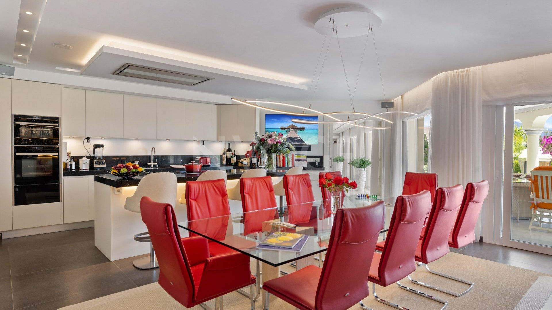 Villa La Cerquilla – Elegancia andaluza con diseño contemporáneo en Nueva Andalucía, Marbella
