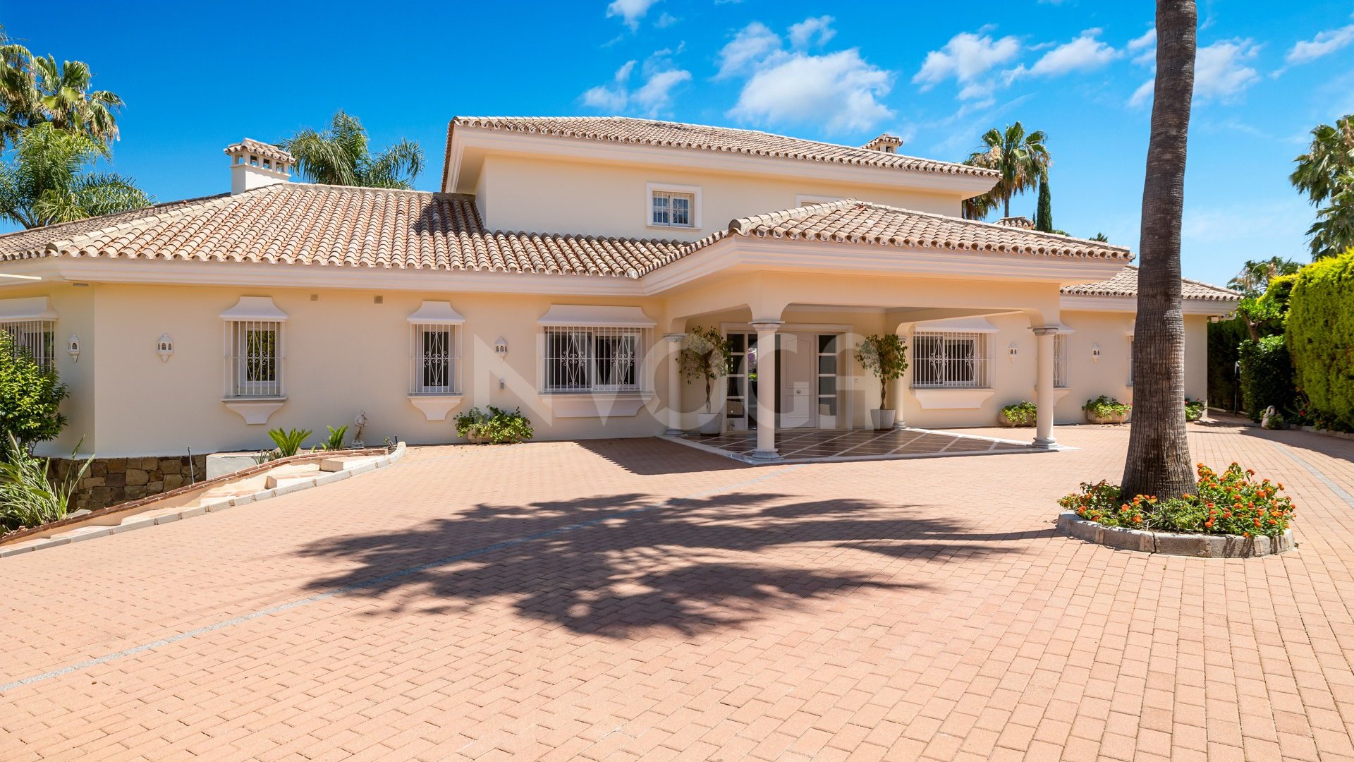 Villa La Cerquilla – Elegancia andaluza con diseño contemporáneo en Nueva Andalucía, Marbella