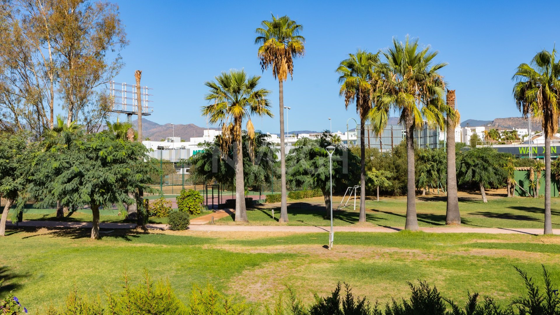 Charming 4-bedroom villa near the sea in El Saladillo – Cancelada, Estepona