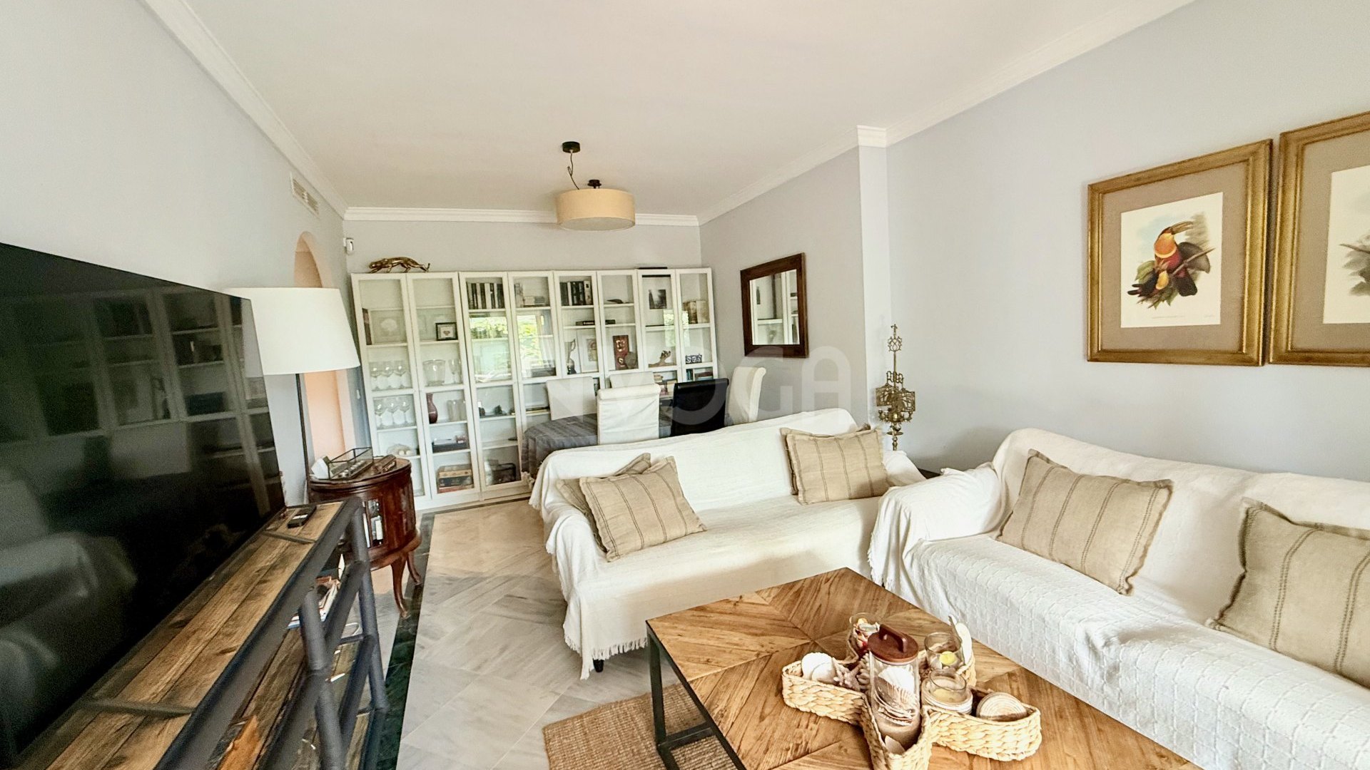 Fabulous ground floor apartment with private garden in Dama de Noche – Marbella