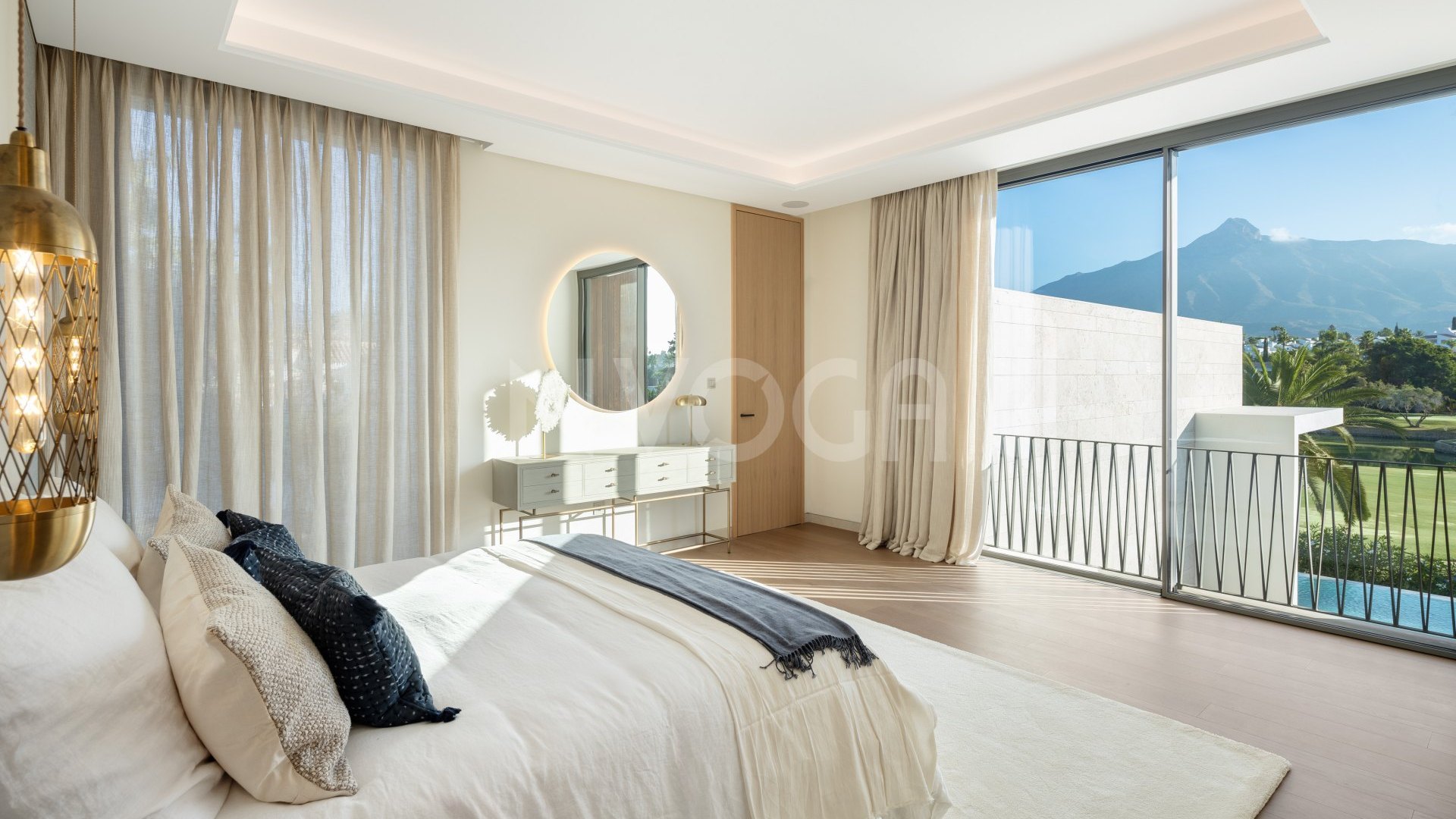 Villa Imagine: Your Luxurious Golf Front Retreat in Las Brisas, Nueva Andalucía