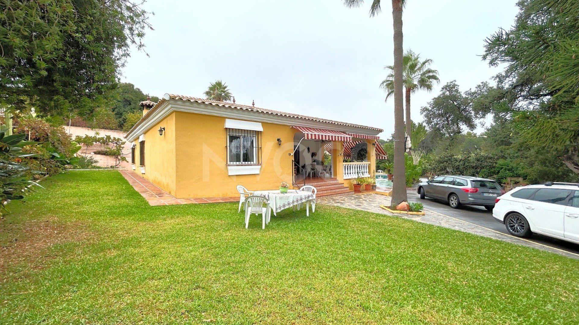 Cosy house in Ricmar with large plot of land