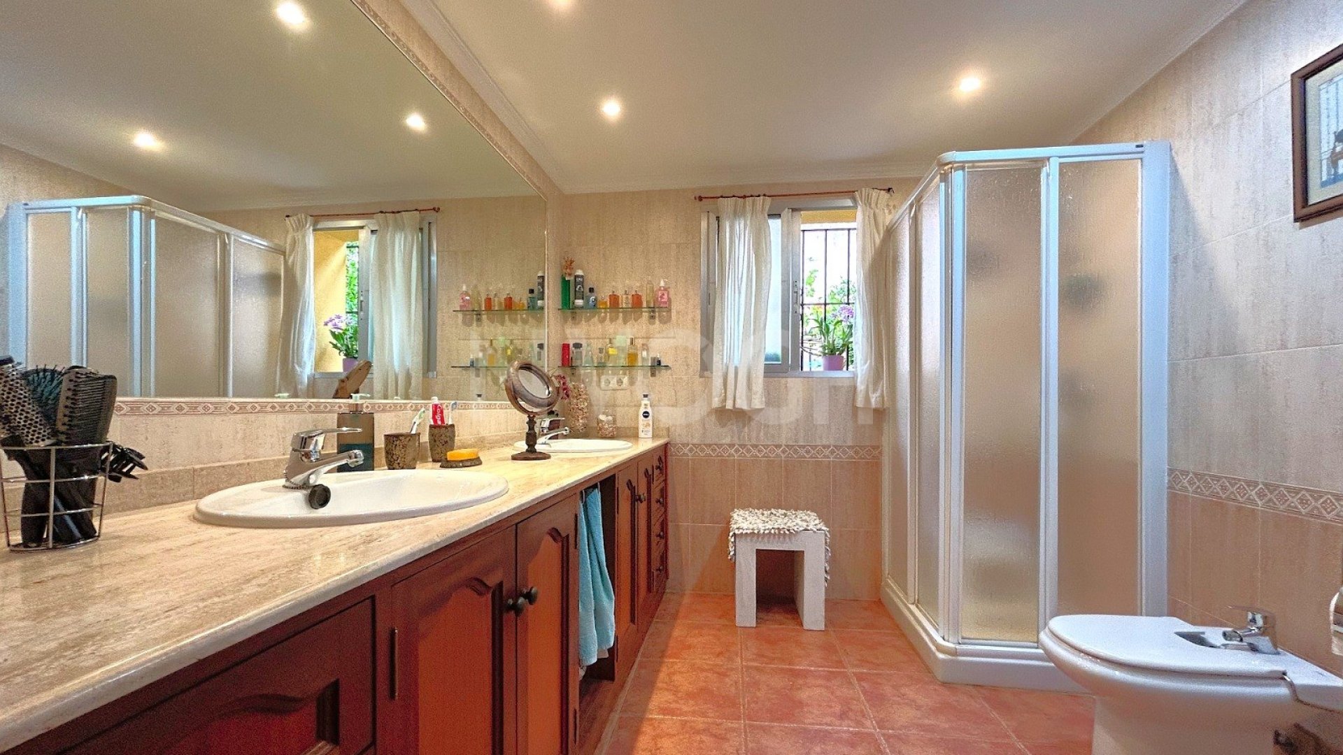 Cosy house in Ricmar with large plot of land