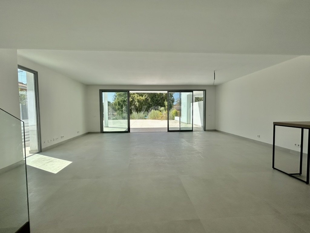 SPECTACULAR SEMI-DETACHED VILLA IN GUADALMINA, MARBELLA