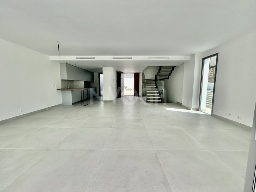 SPECTACULAR SEMI-DETACHED VILLA IN GUADALMINA, MARBELLA