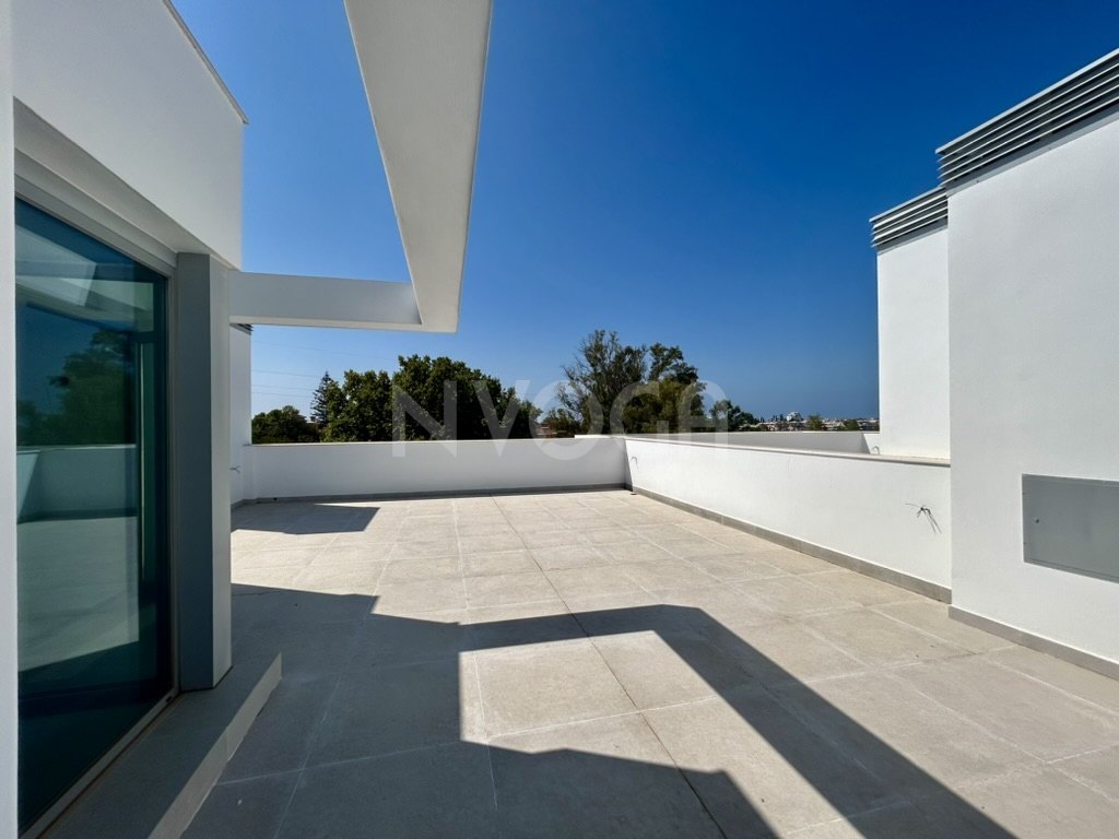 SPECTACULAR SEMI-DETACHED VILLA IN GUADALMINA, MARBELLA