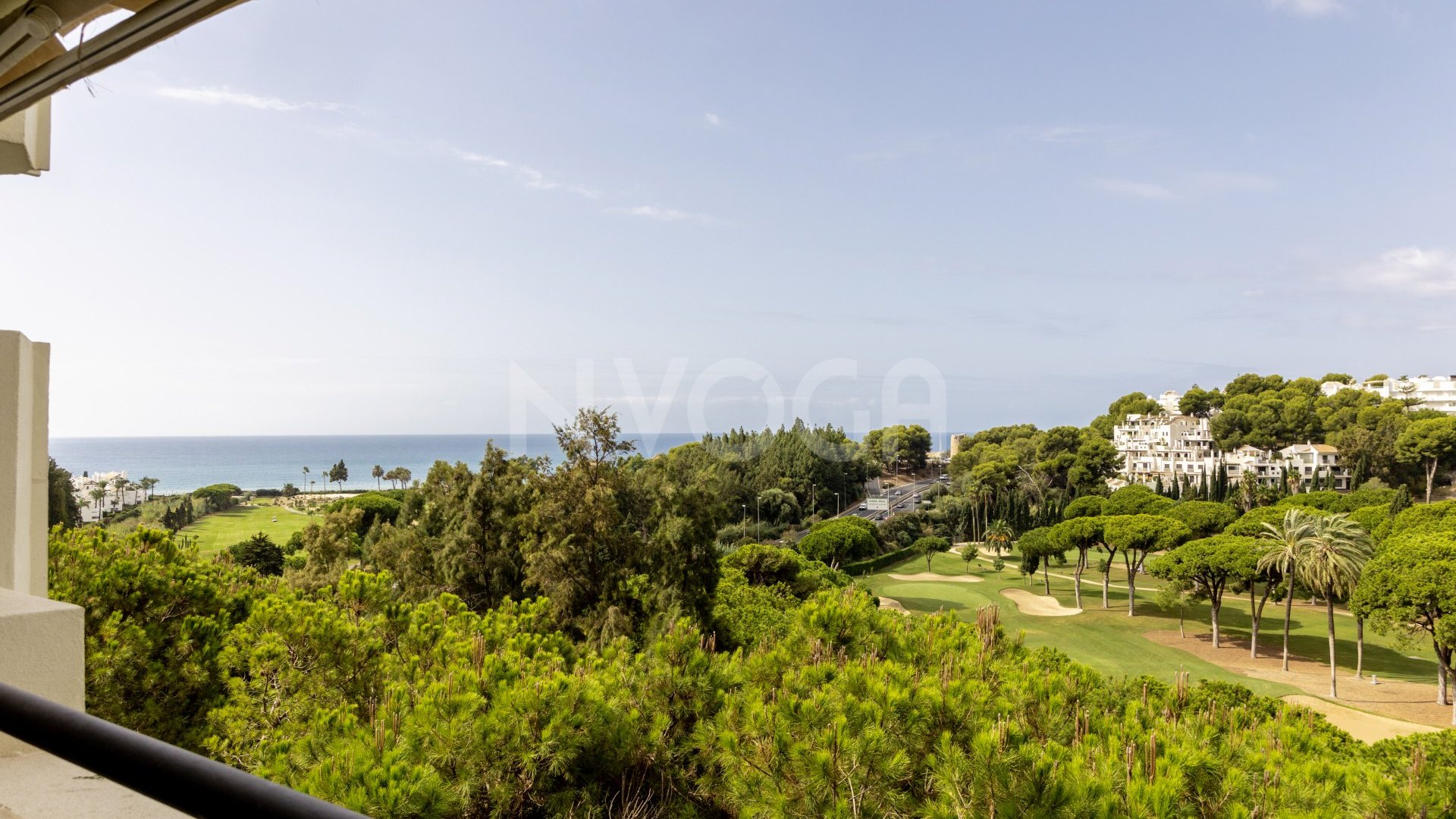 Apartamento en primera línea de golf con vistas panorámicas al mar y montaña (orientación sureste)