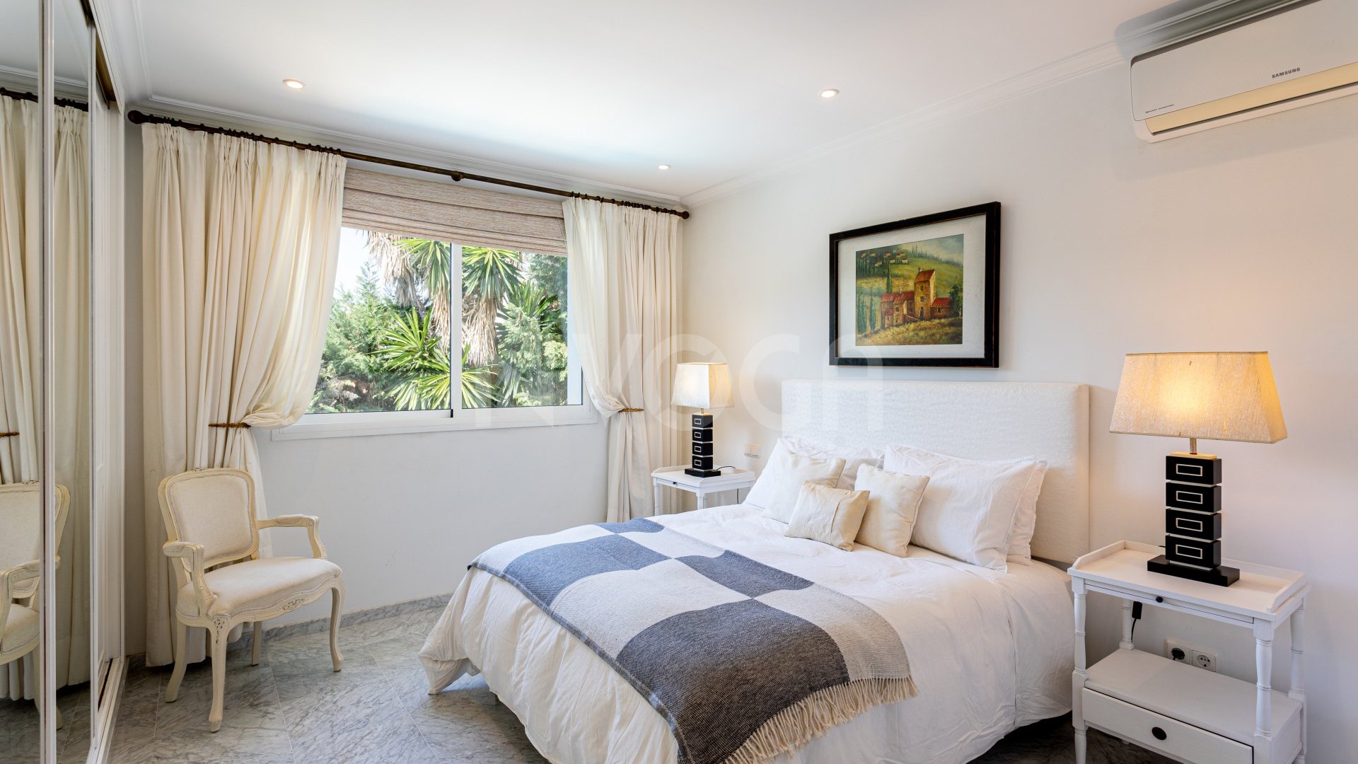 Luxury 5-bedroom villa in Los Monteros beach (Marbella) – steps from the sea with private pool
