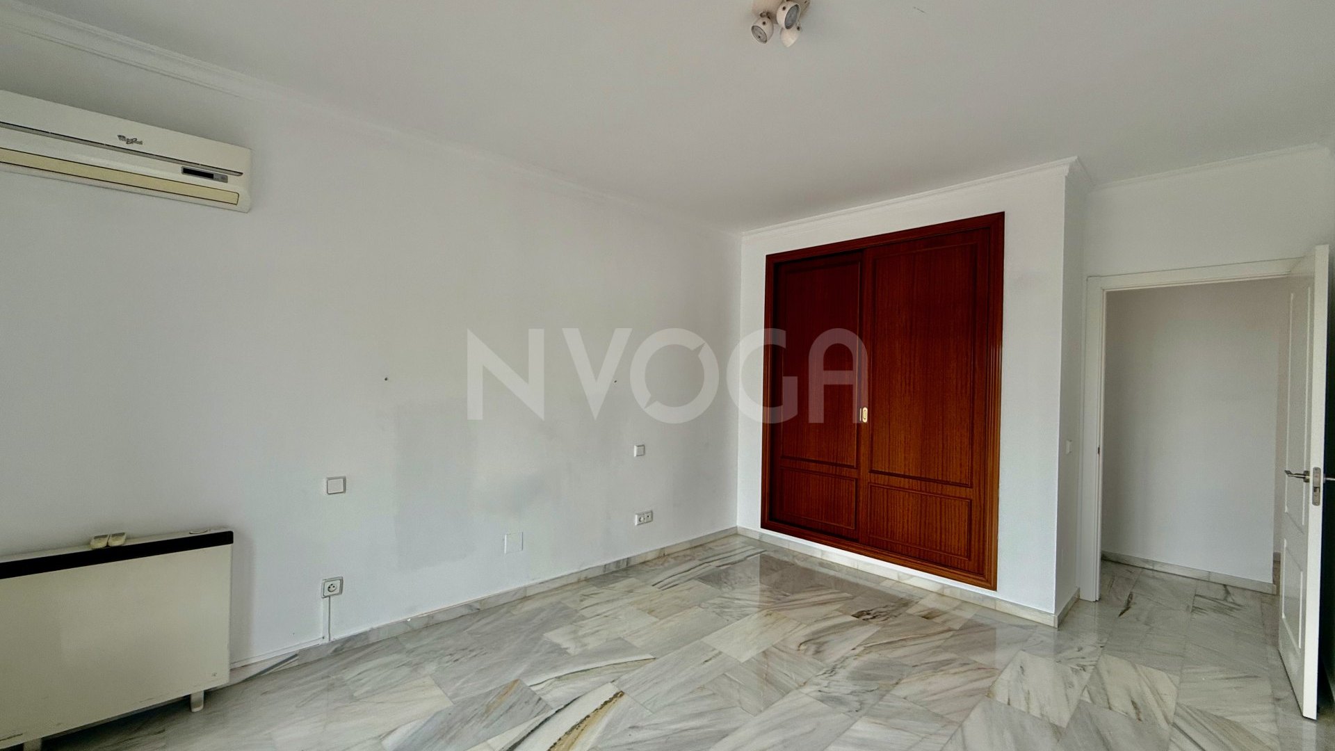 Espectacular Villa con piscina privada en Benahavis, LISTA PARA ENTRAR A VIVIR!
