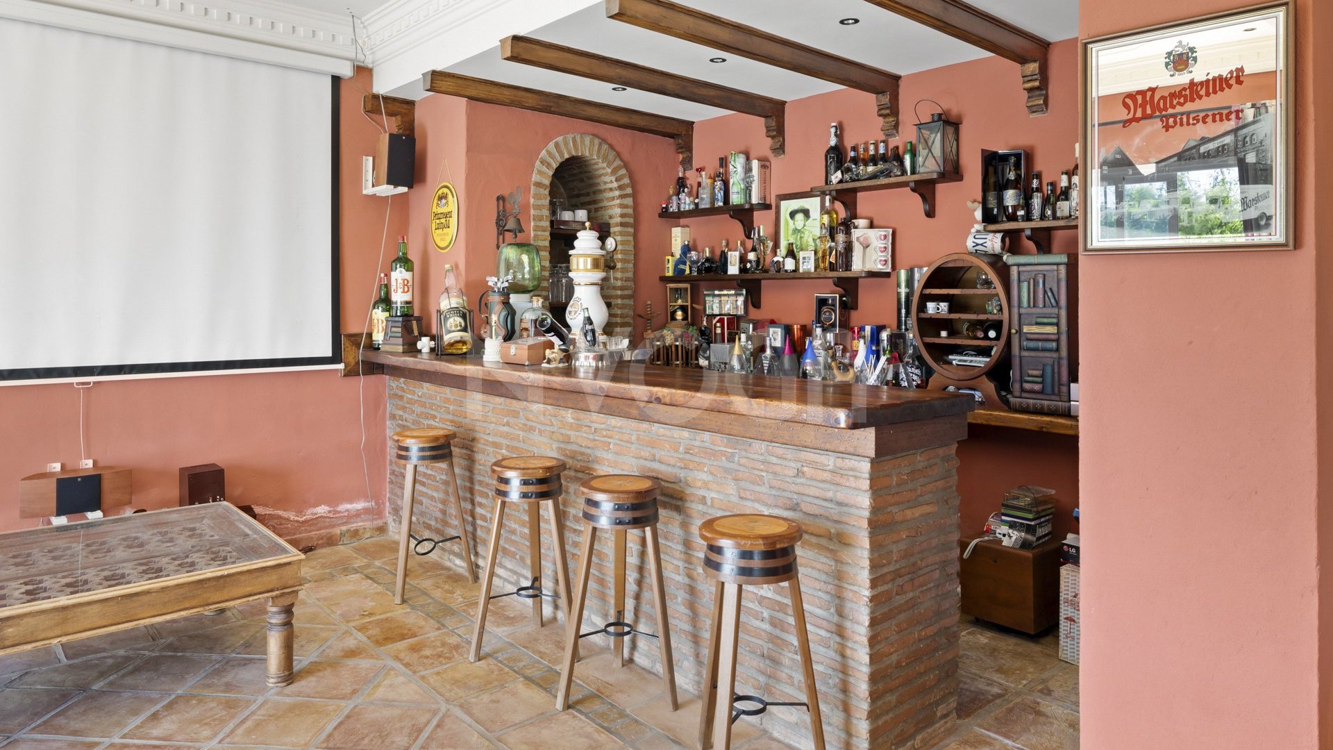 Classic style villa in El Paraíso Alto
