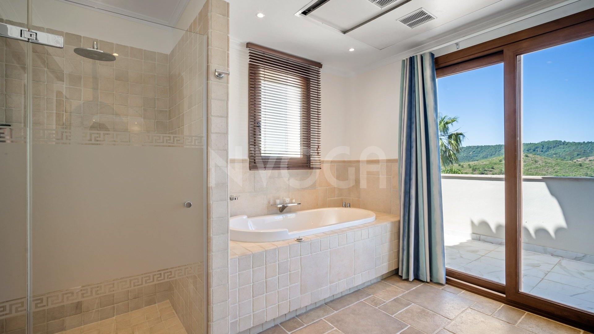 Gorgeous villa located in the heart of Monte Mayor, Benahavis.