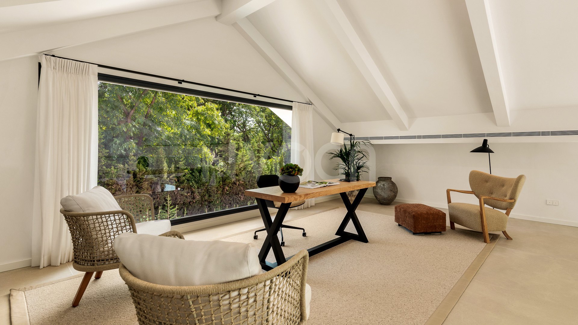Gorgeous new construction villa in El Paraíso, Estepona