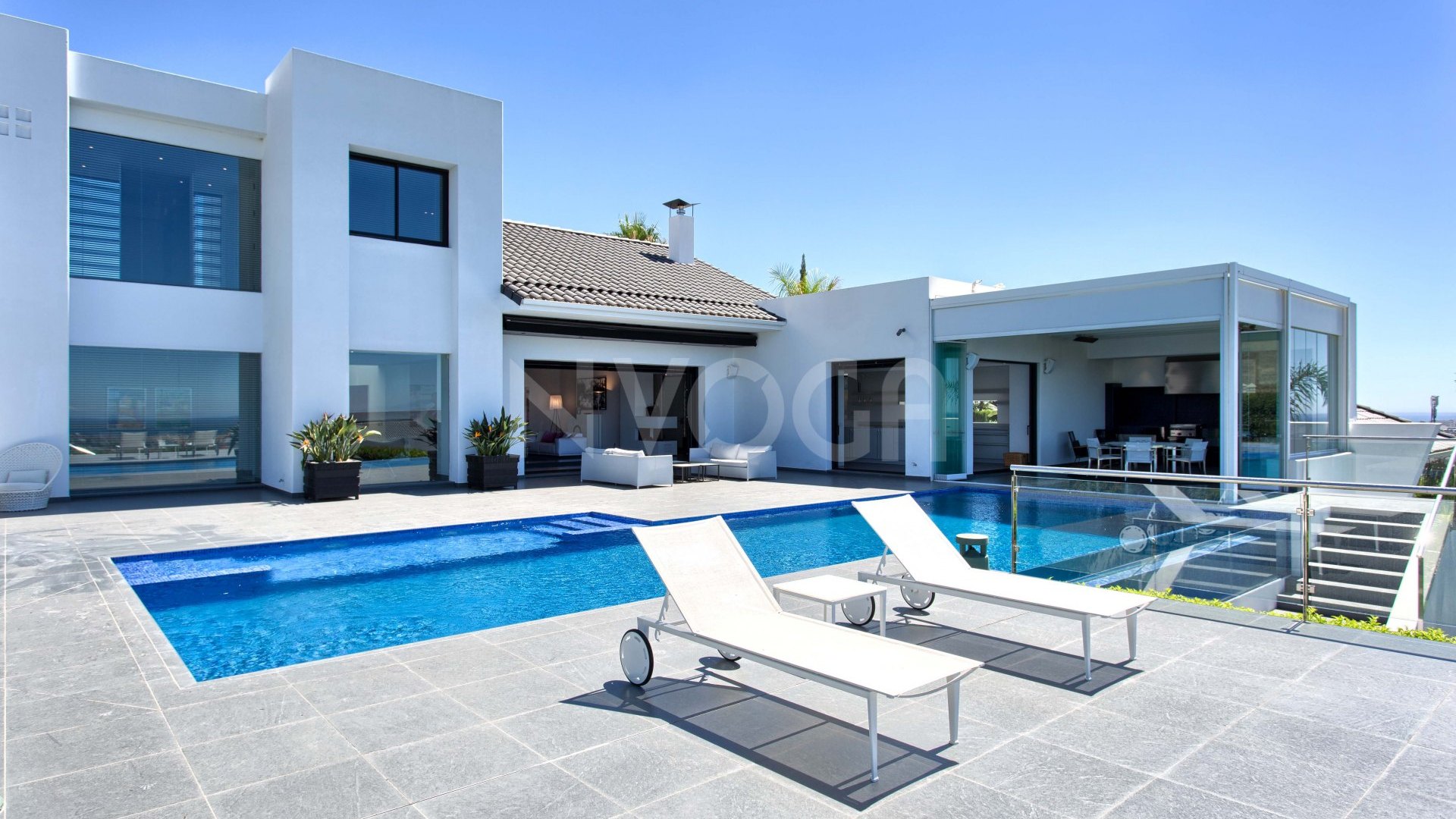 Preciosa villa contemporánea situada en el corazón de Benahavís