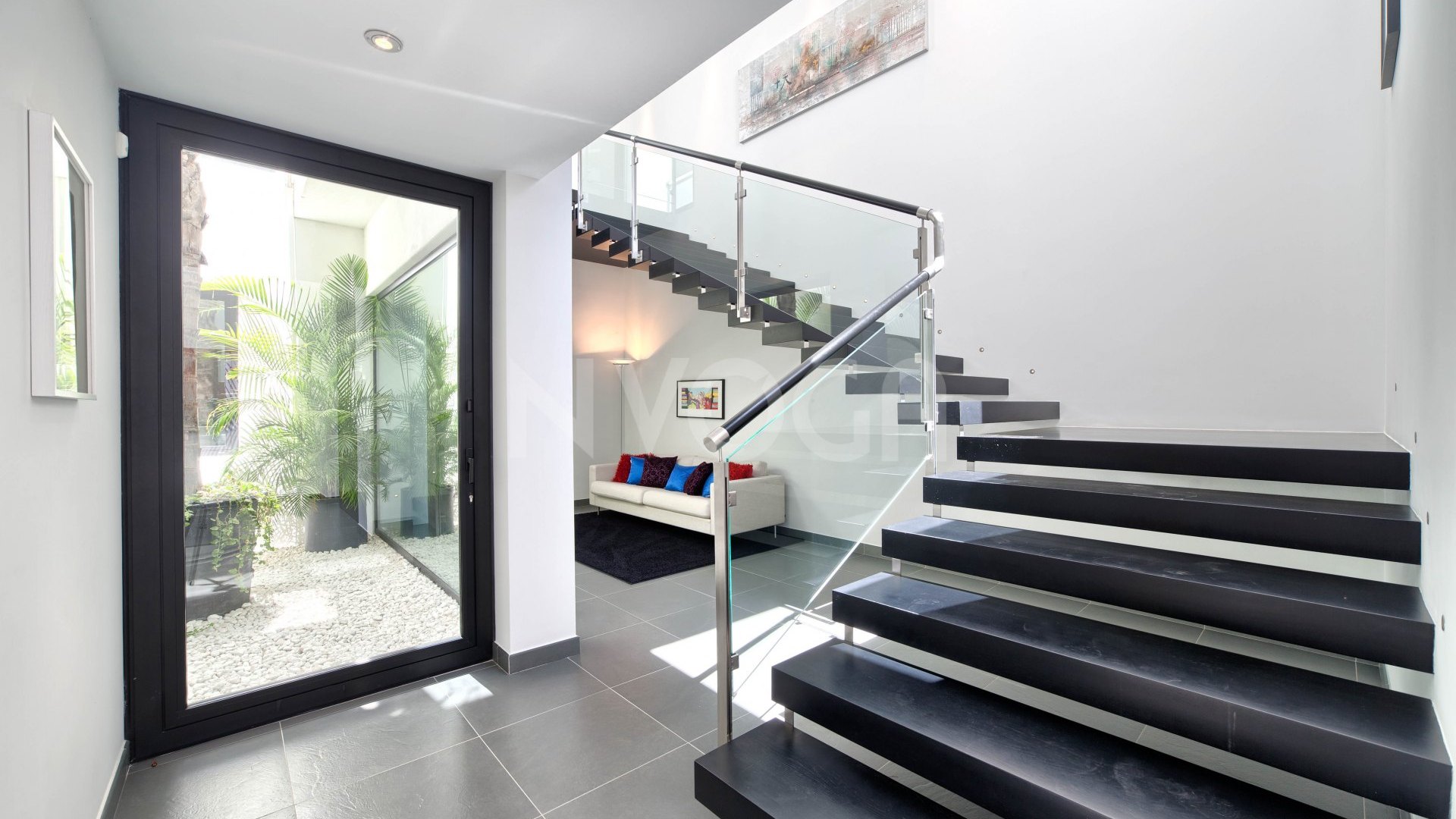 Preciosa villa contemporánea situada en el corazón de Benahavís
