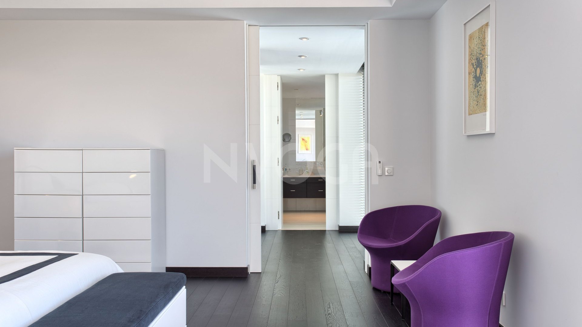 Preciosa villa contemporánea situada en el corazón de Benahavís