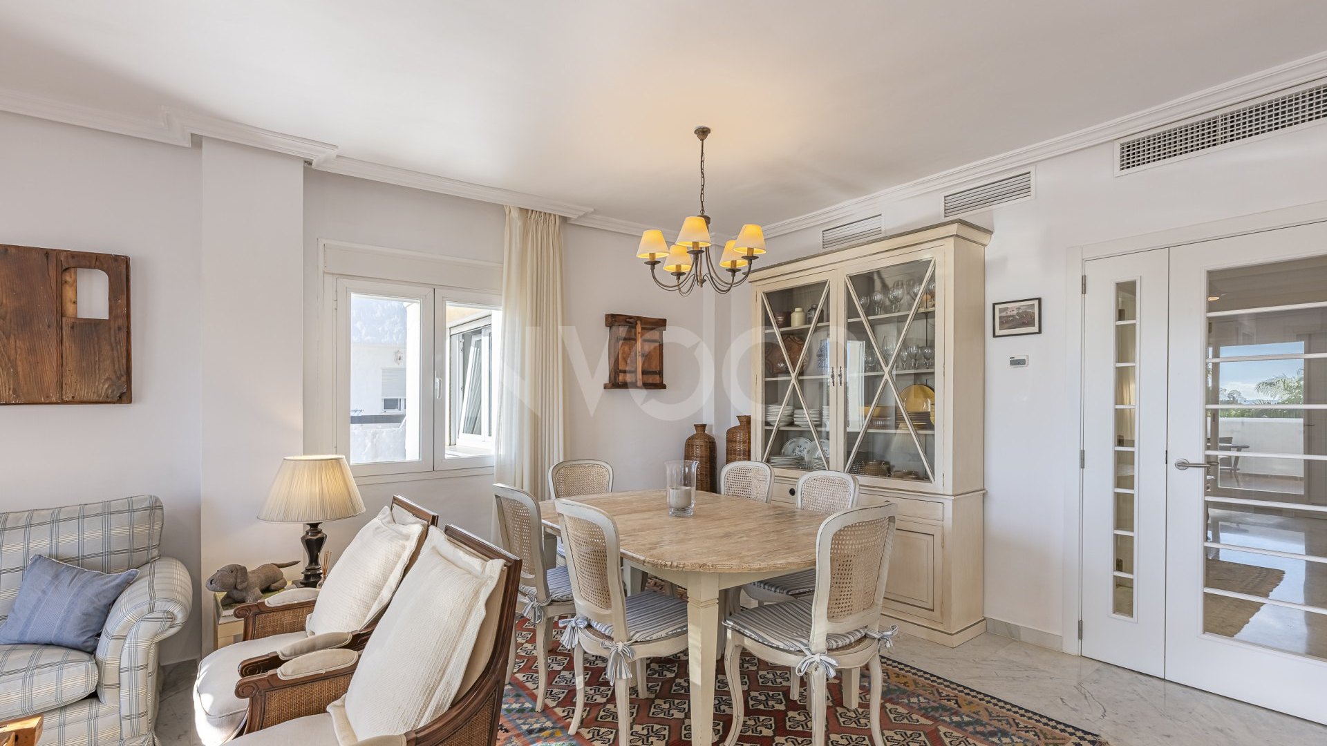Fabuloso apartamento a pie de playa, en Bahia de Marbella, Marbella Este