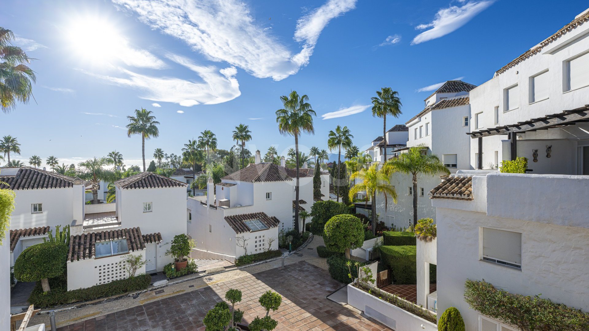 Fabuloso apartamento a pie de playa, en Bahia de Marbella, Marbella Este