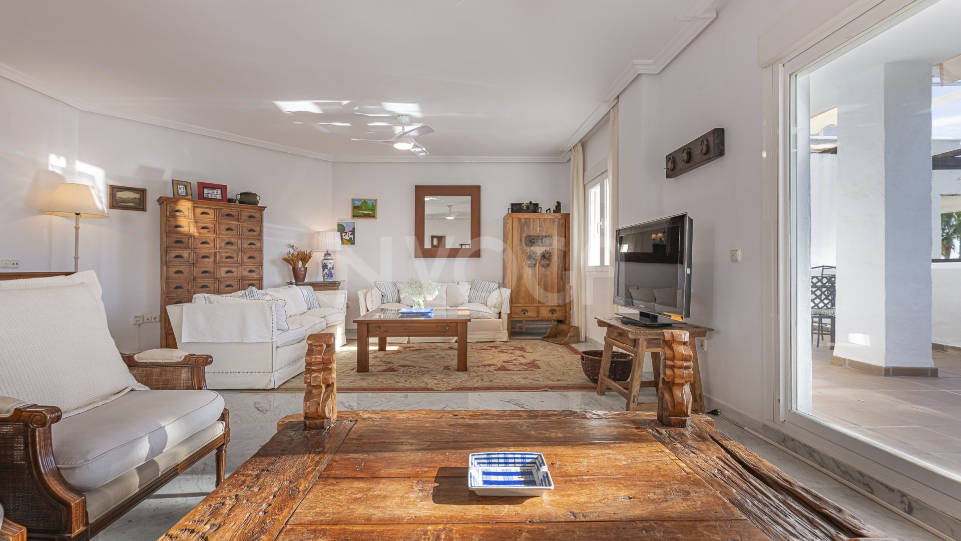 Fabuloso apartamento a pie de playa, en Bahia de Marbella, Marbella Este