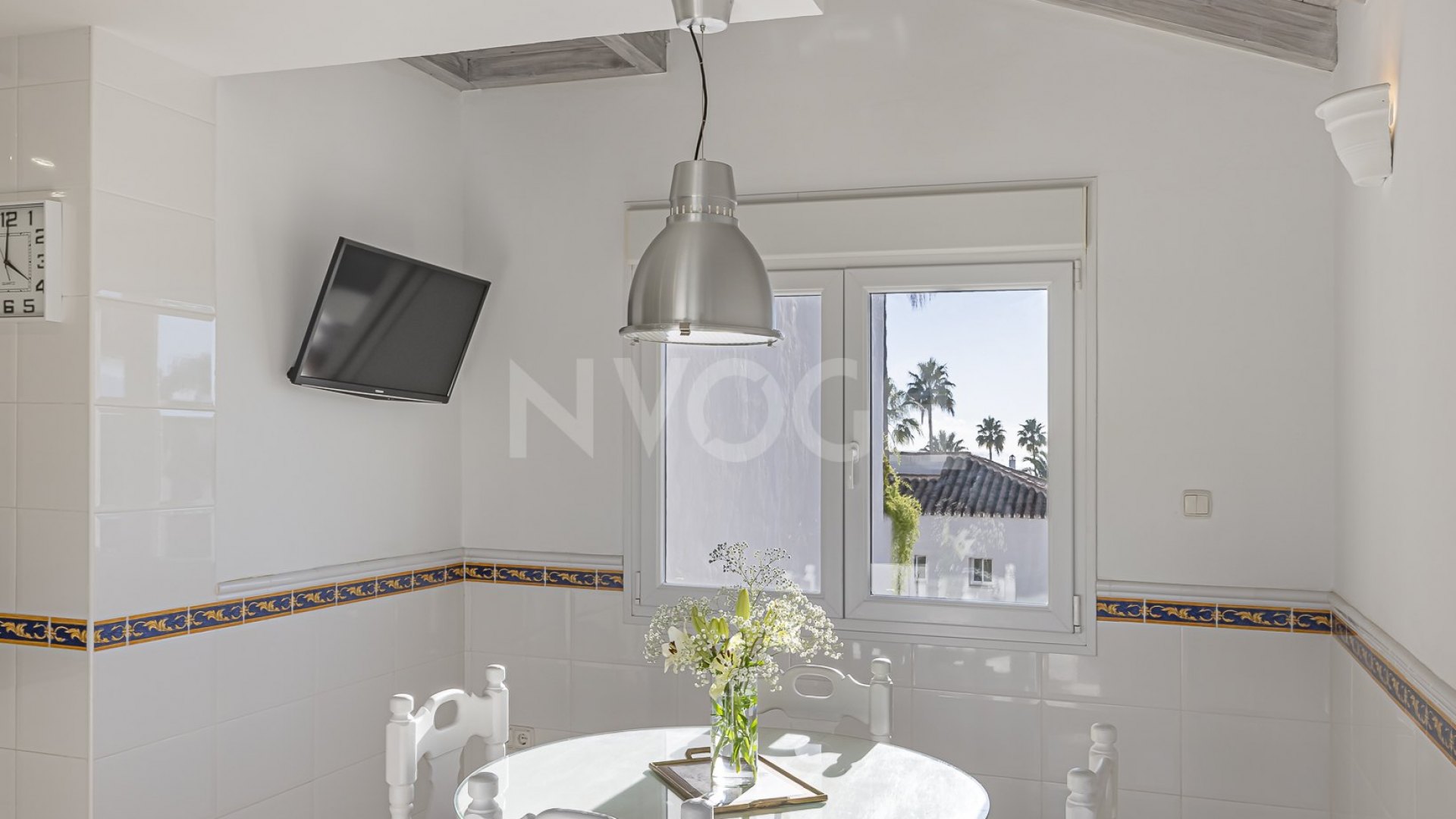 Fabuloso apartamento a pie de playa, en Bahia de Marbella, Marbella Este