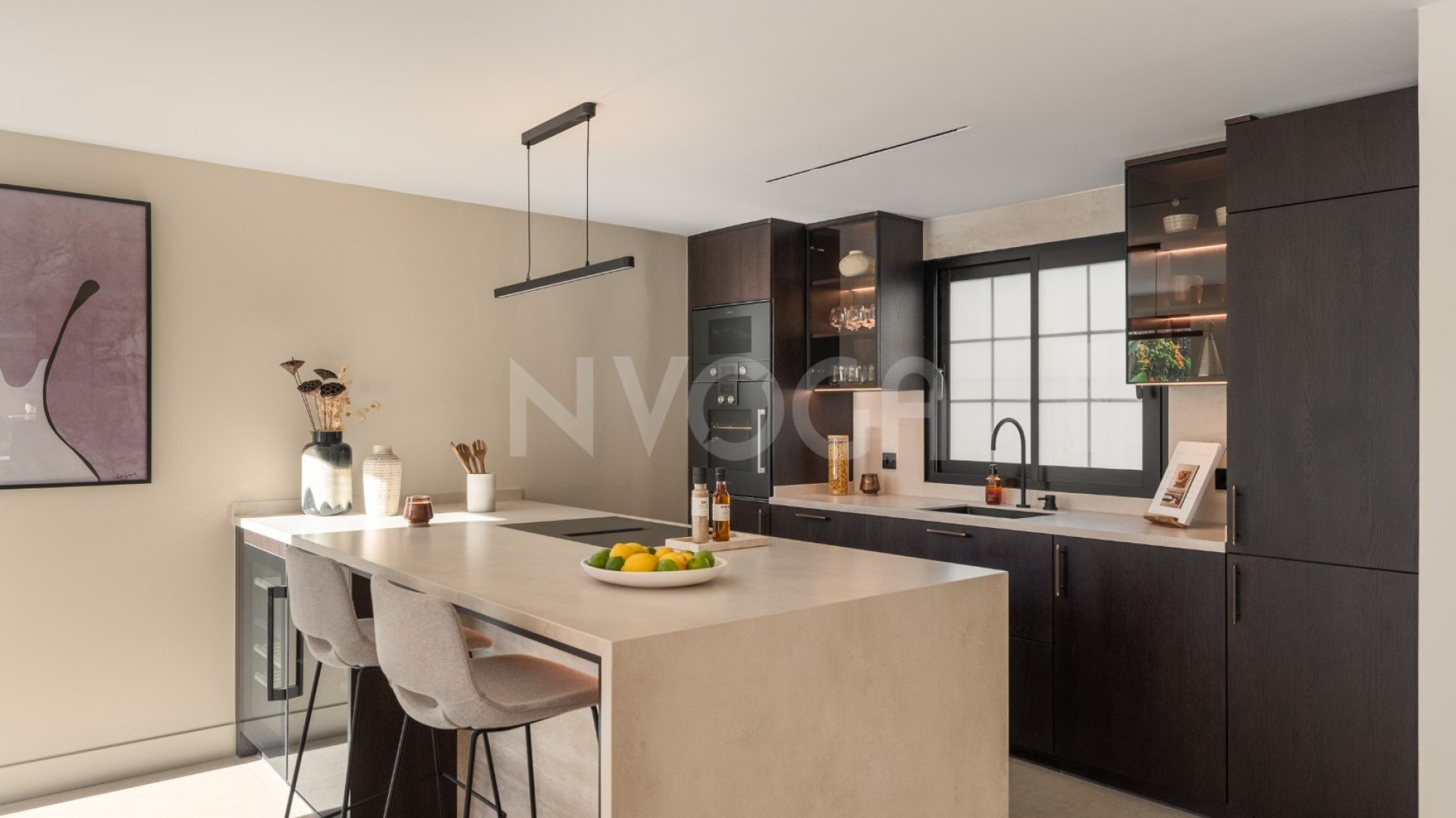 Luxury newly renovated villa located in Altos de Puente Romano.