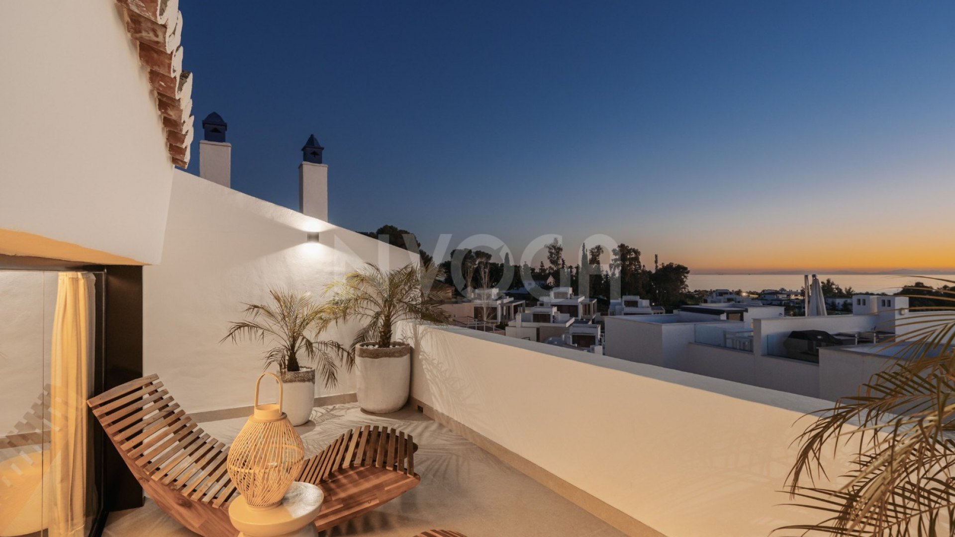 Luxury newly renovated villa located in Altos de Puente Romano.