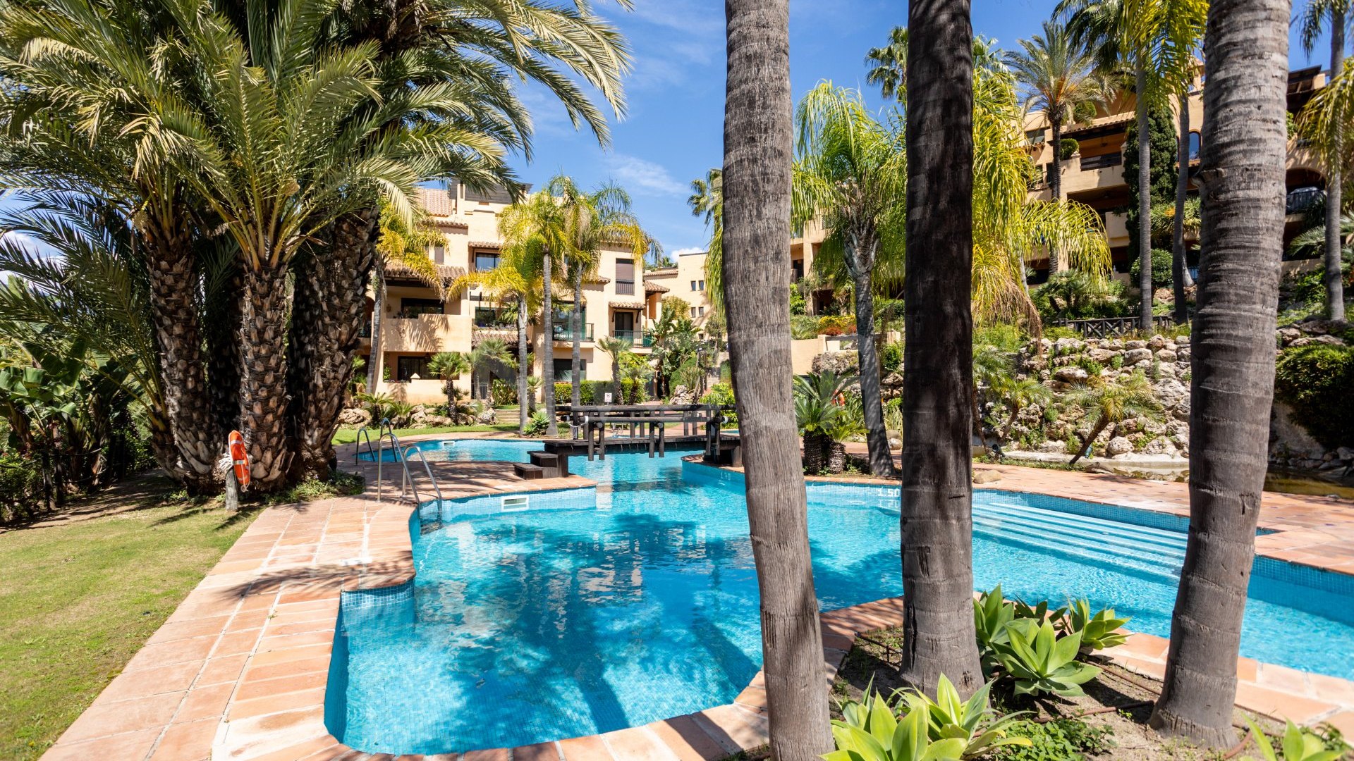 Exclusive long term flat in El Campanario, Estepona - Luxury, Comfort and Security