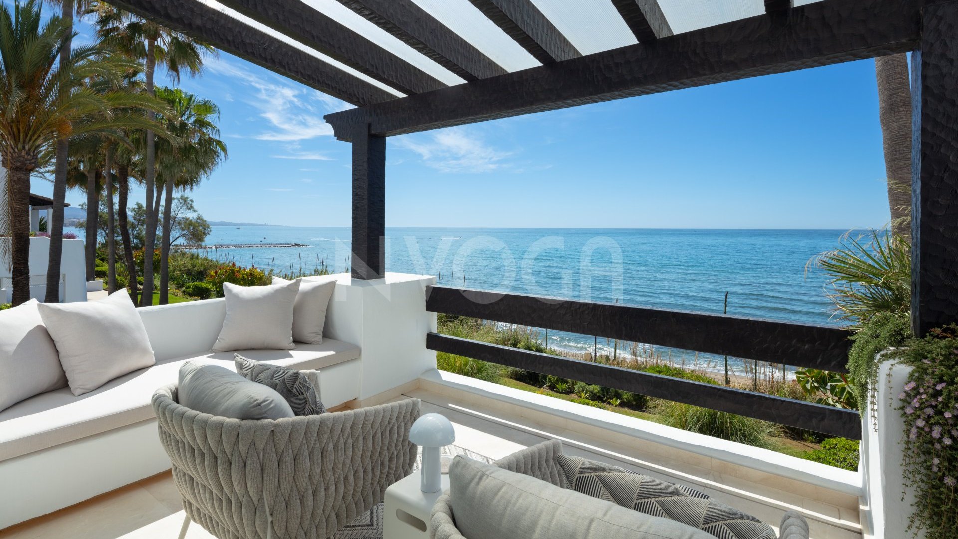 Luxurious frontline beach duplex penthouse on the Golden Mile, Marbella
