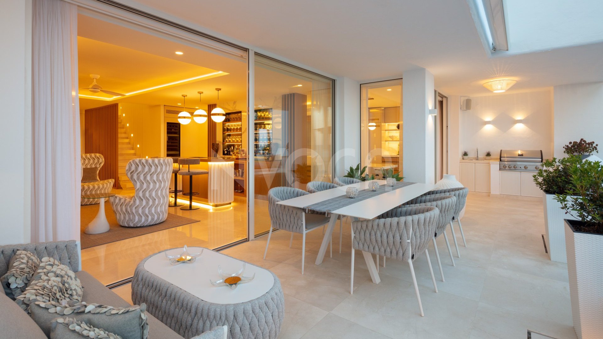 Luxurious frontline beach duplex penthouse on the Golden Mile, Marbella