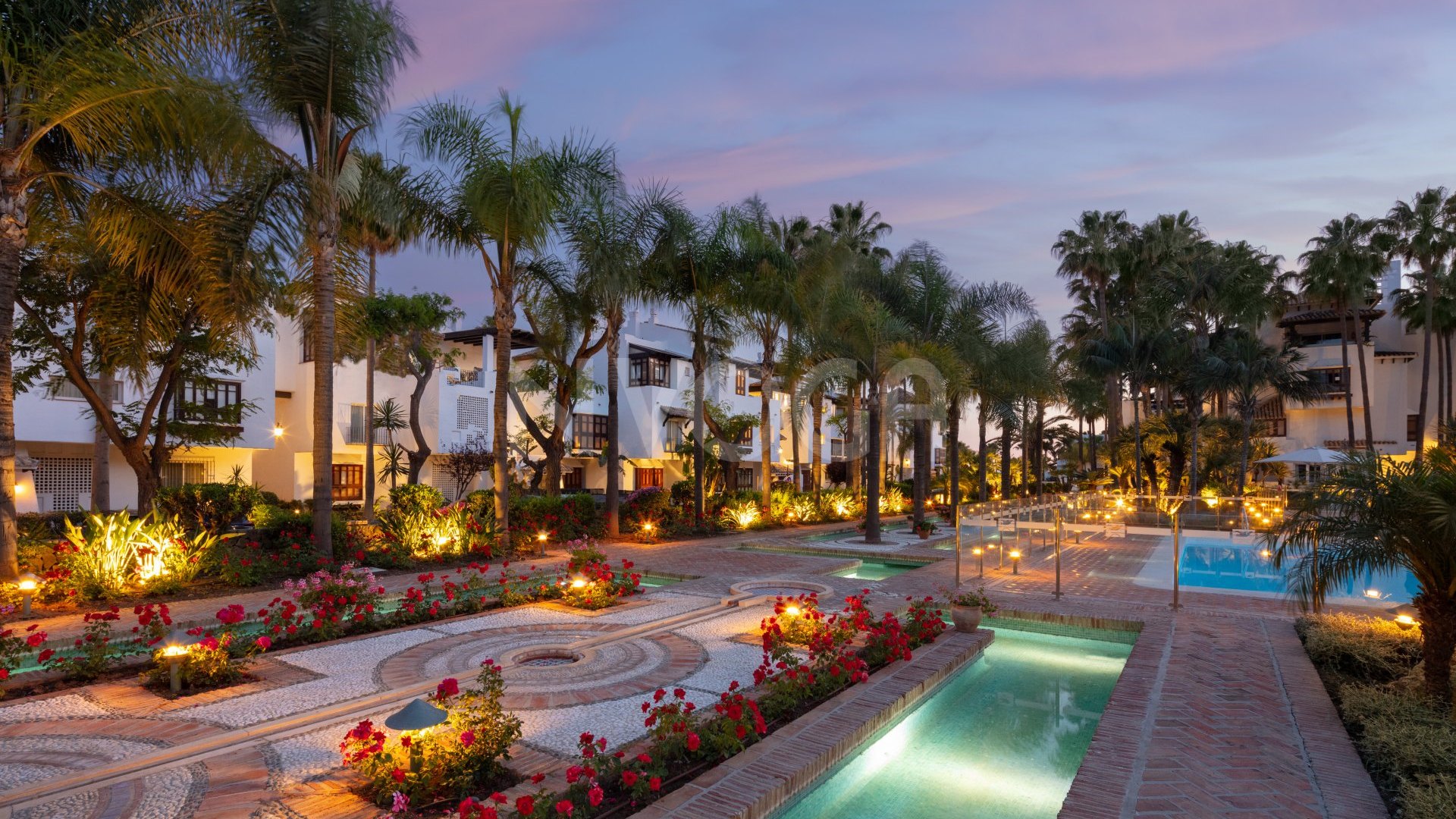 Luxurious frontline beach duplex penthouse on the Golden Mile, Marbella