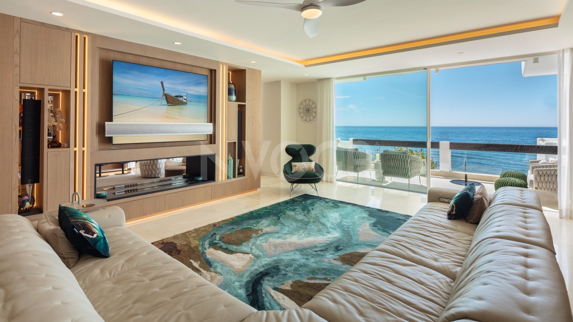 Luxurious frontline beach duplex penthouse on the Golden Mile, Marbella