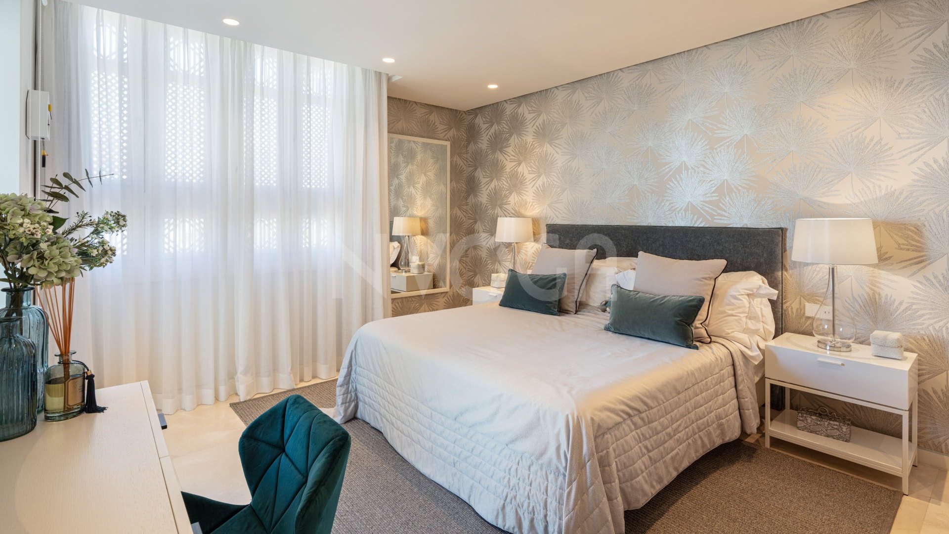 Luxurious frontline beach duplex penthouse on the Golden Mile, Marbella