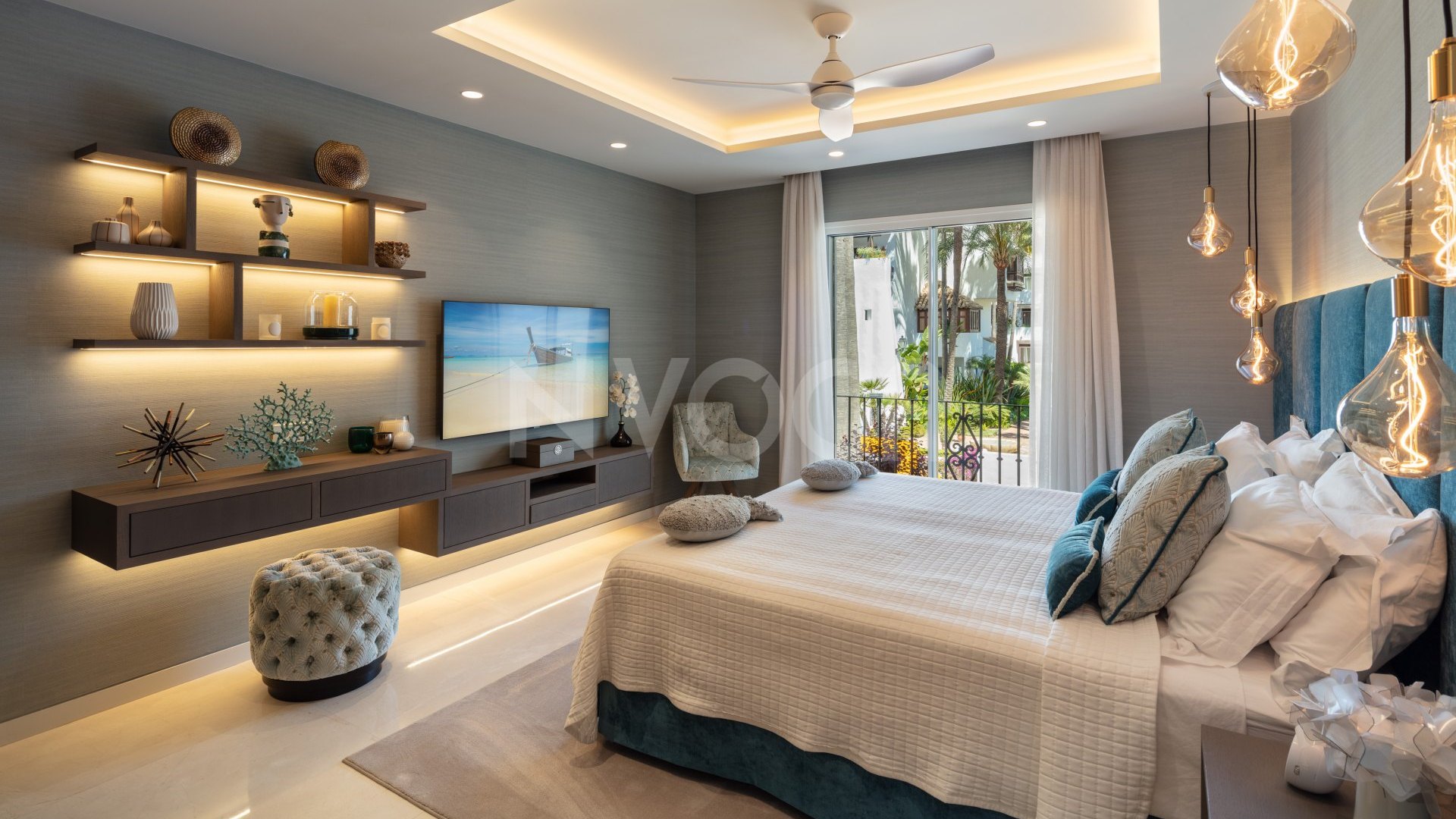 Luxurious frontline beach duplex penthouse on the Golden Mile, Marbella