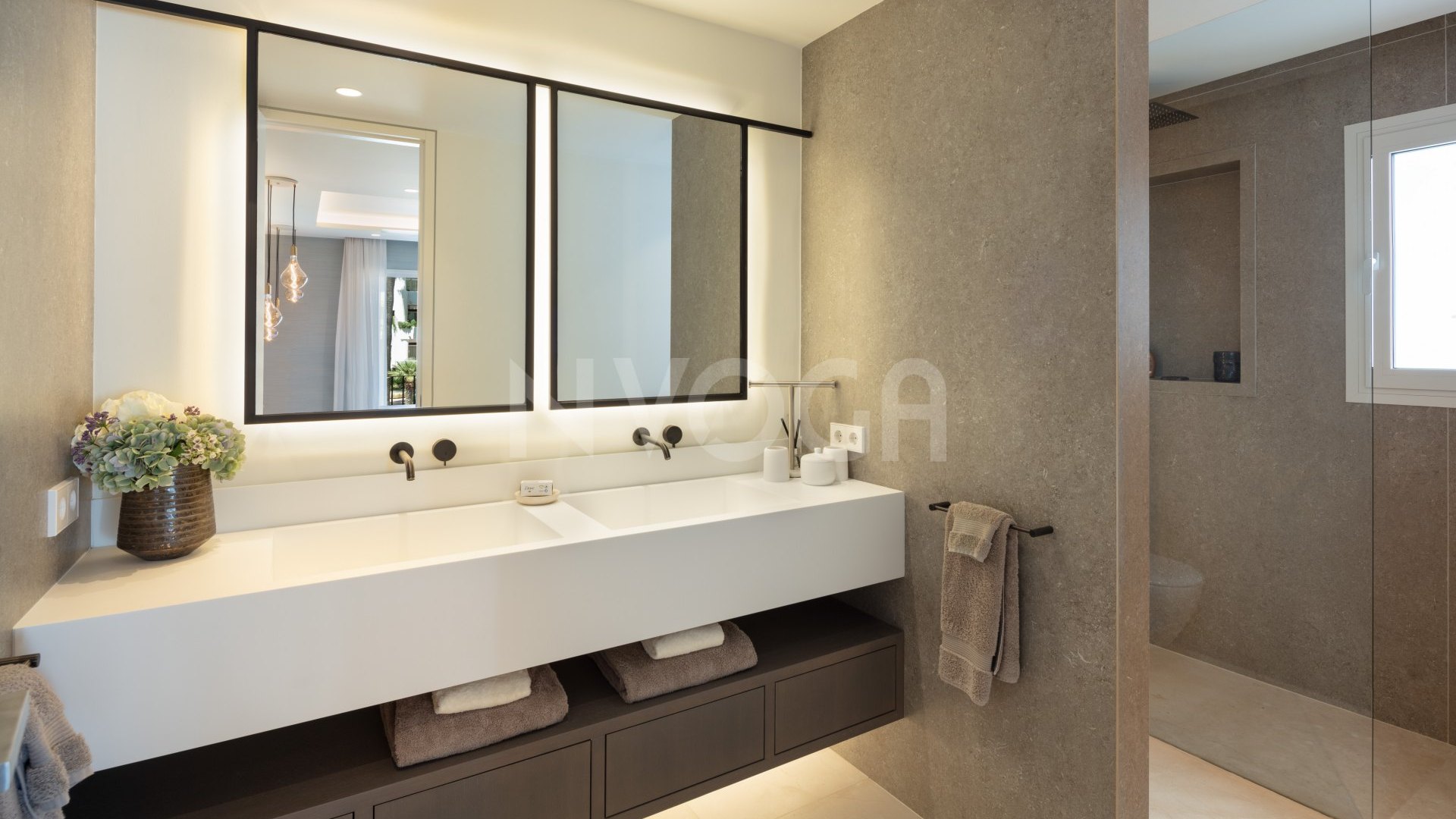 Luxurious frontline beach duplex penthouse on the Golden Mile, Marbella