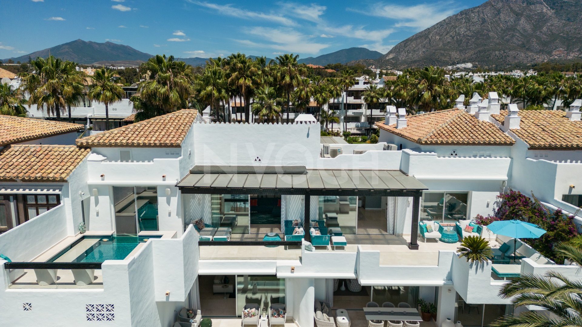 Luxurious frontline beach duplex penthouse on the Golden Mile, Marbella