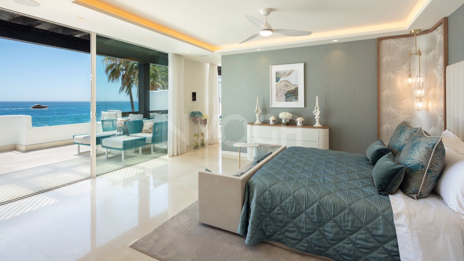 Luxurious frontline beach duplex penthouse on the Golden Mile, Marbella