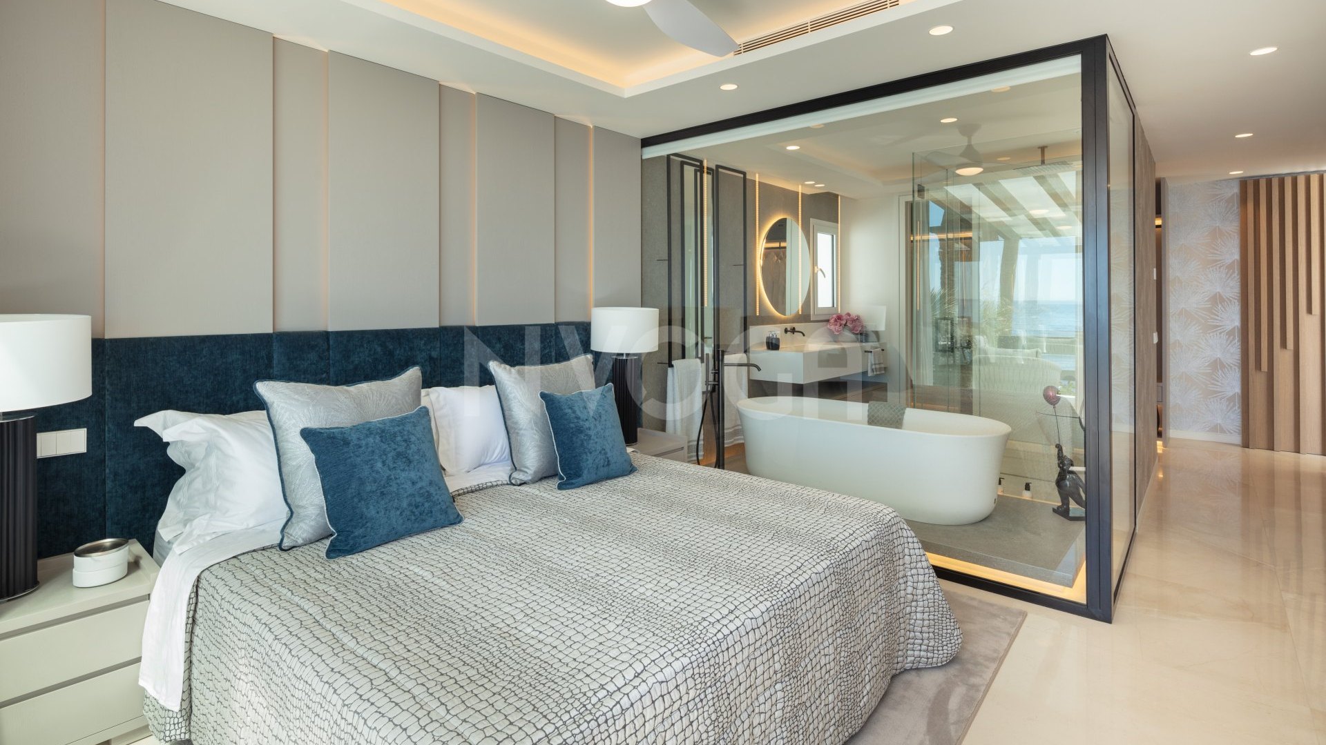 Luxurious frontline beach duplex penthouse on the Golden Mile, Marbella