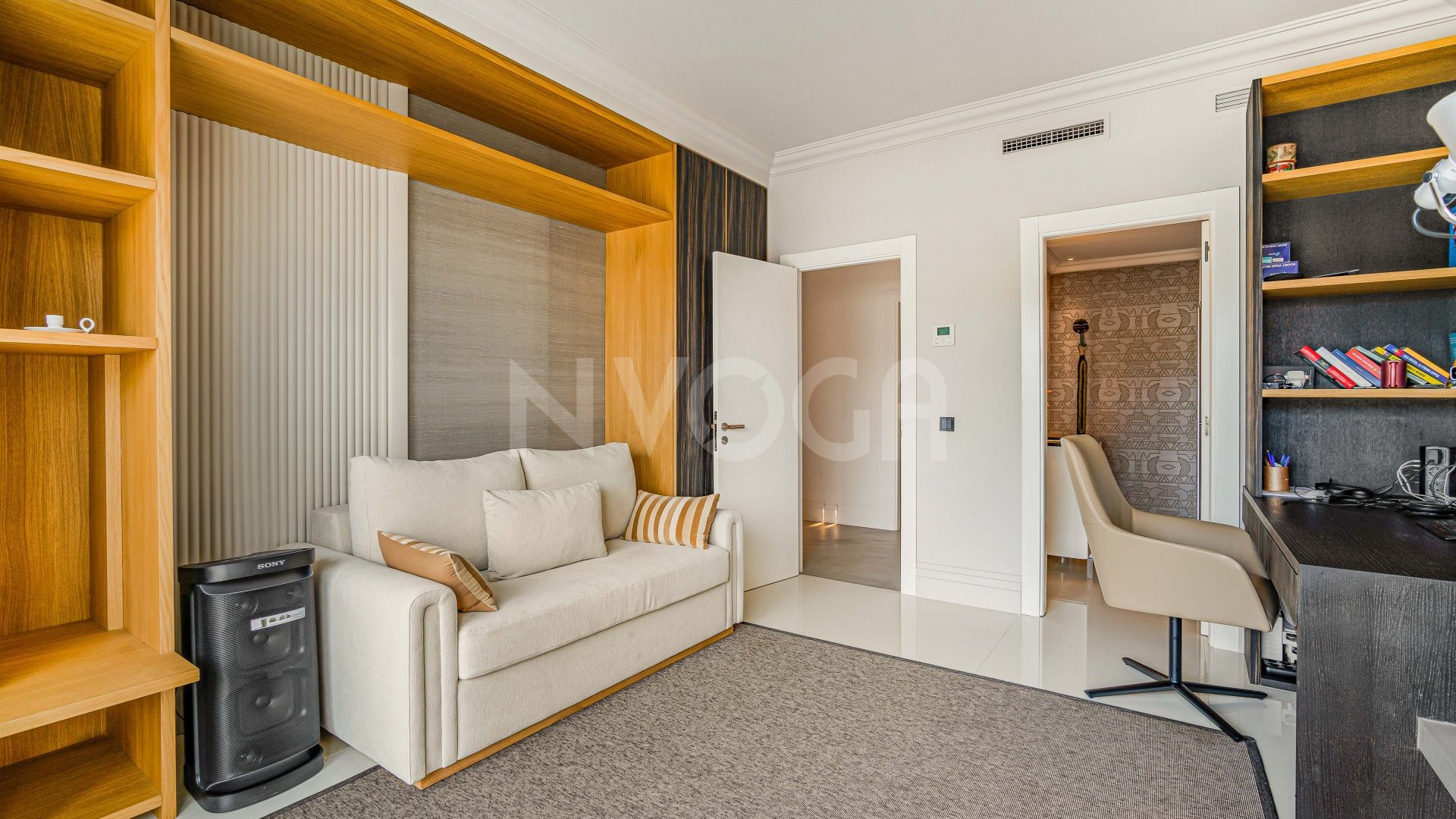 Stunning fully refurbished duplex penthouse in Puerto Banús.