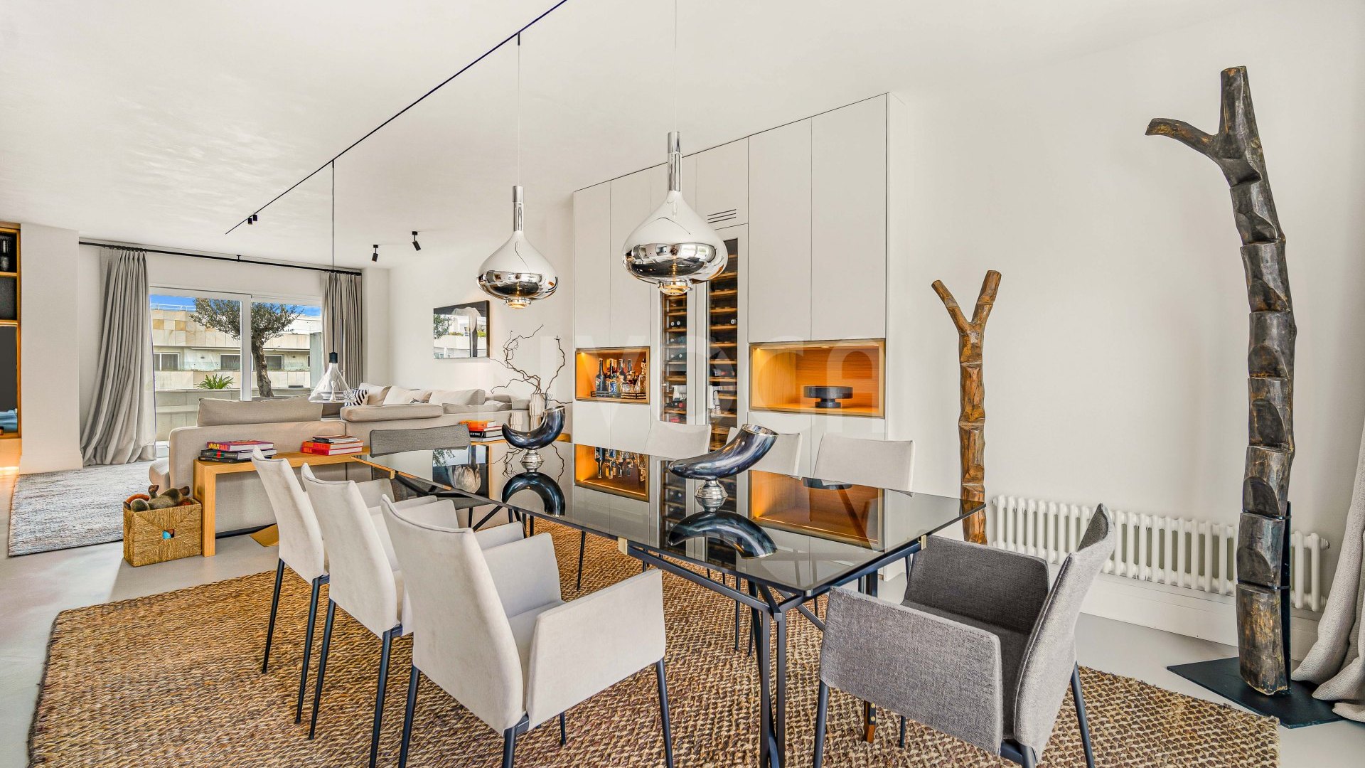 Stunning fully refurbished duplex penthouse in Puerto Banús.