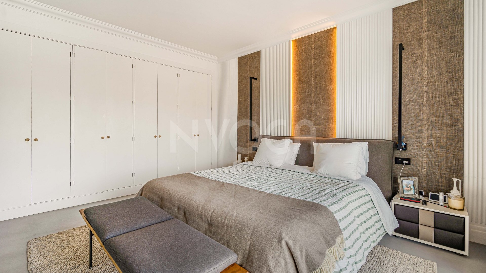 Stunning fully refurbished duplex penthouse in Puerto Banús.