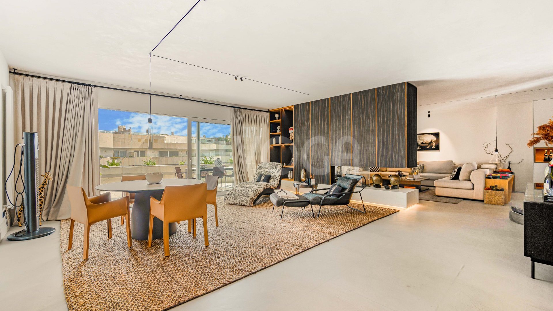 Stunning fully refurbished duplex penthouse in Puerto Banús.
