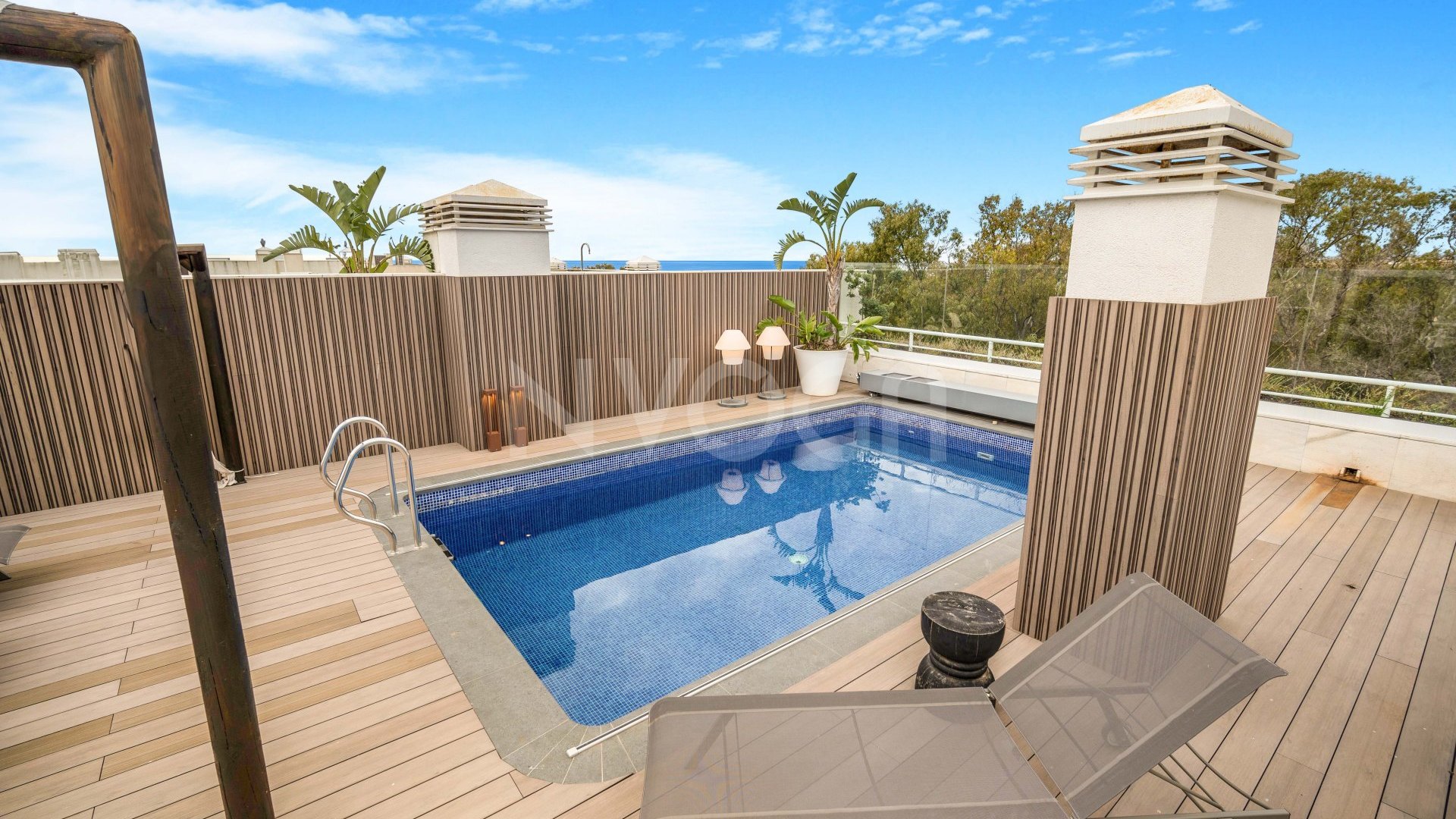 Stunning fully refurbished duplex penthouse in Puerto Banús.