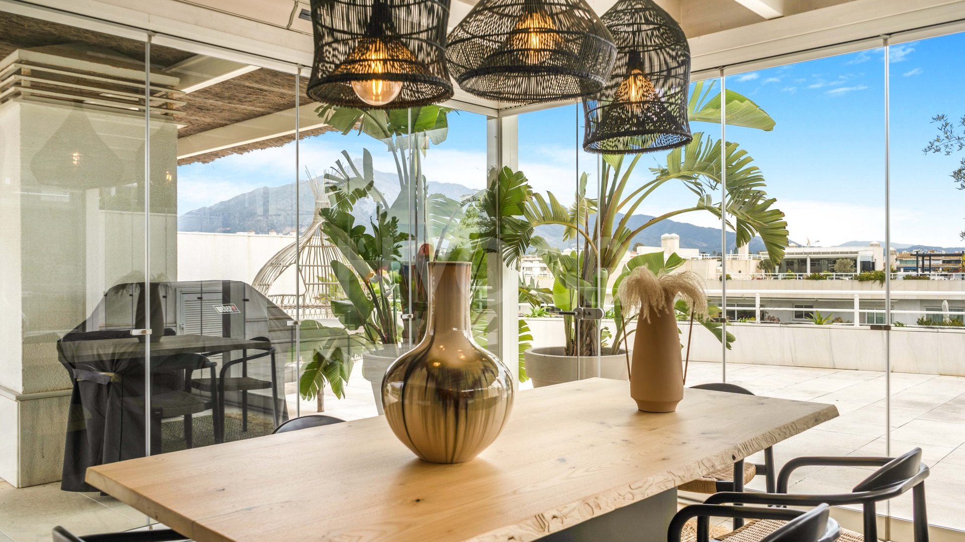 Stunning fully refurbished duplex penthouse in Puerto Banús.
